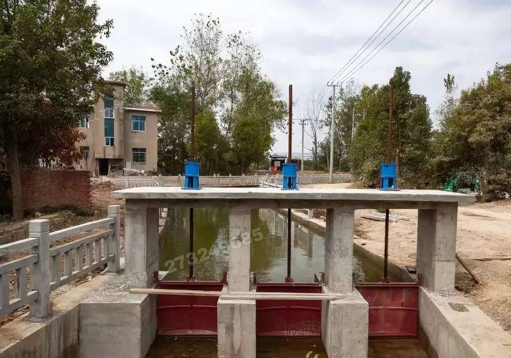 龙潭三孔渠道闸门